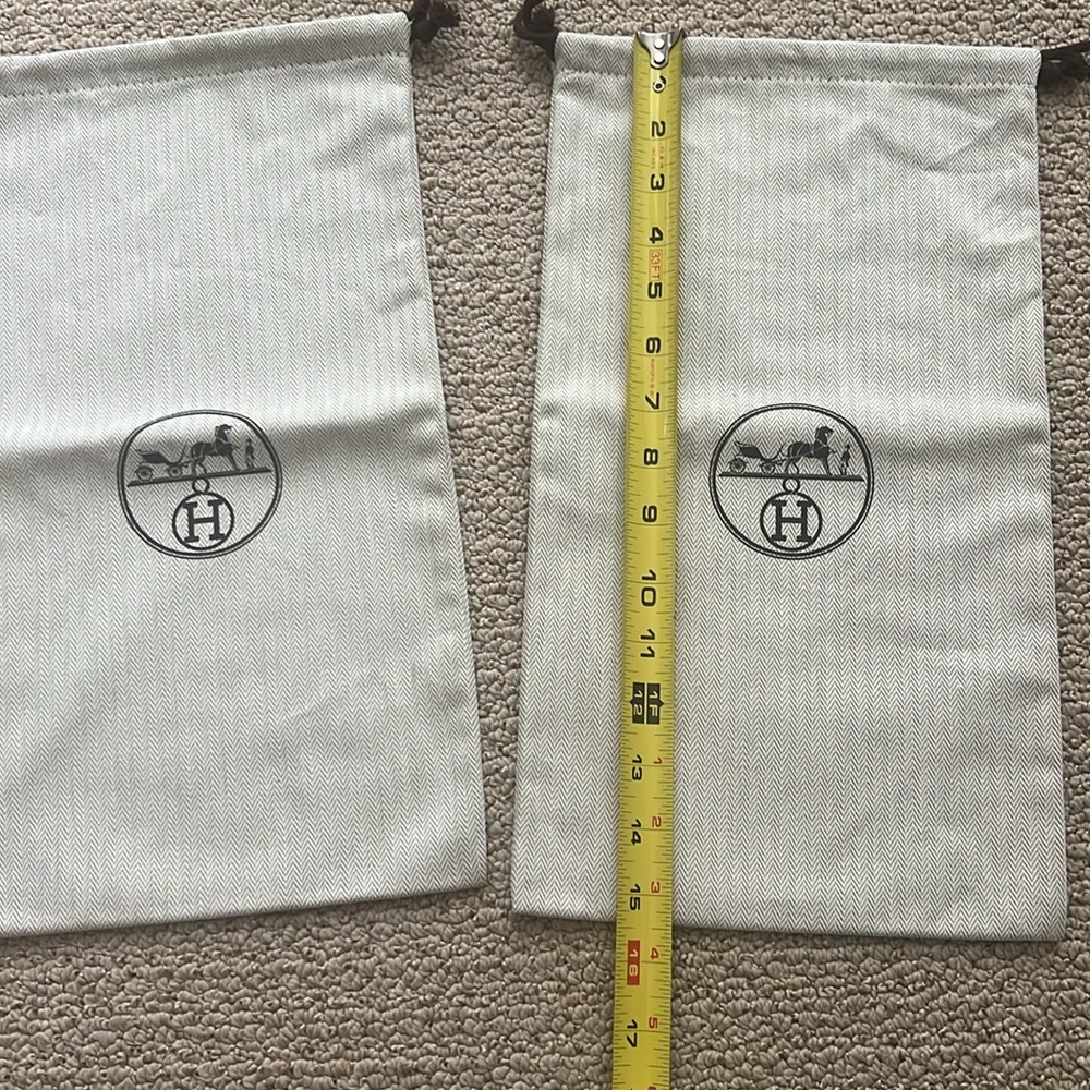Hemes large shoe dust bag (set) 8.5in x 15.5in - Picture 5 of 6